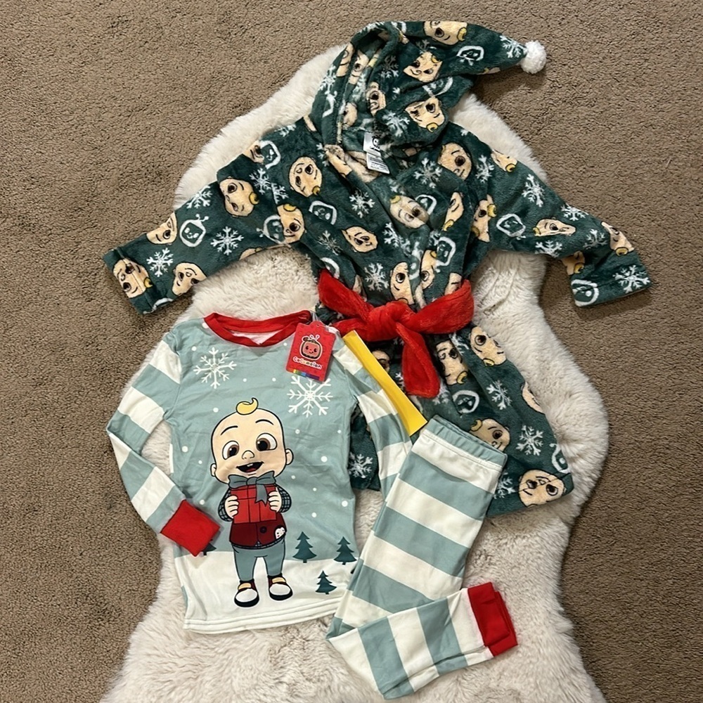 CoComelon Toddler Christmas Pajamas and Robe Set